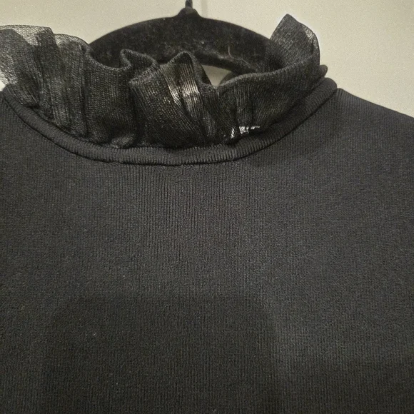 Alice + Olivia Women's Kerrie Ruffled Open Back Luxury Tank. Size XS - Picture 7 of 12